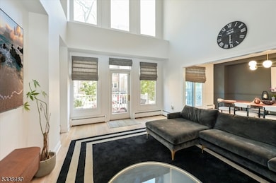 Port Liberté
Port Liberté unit 14, Jersey City, NJ 07305 - photo 4