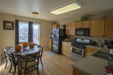 8826 Sunset Breeze Dr, Reno, NV 89506 - photo 5