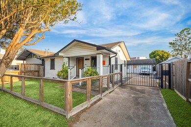 911 Kern St, Houston, TX 77009 - photo 5