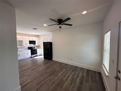 720 Neches St, Lockhart, TX 78644 - photo 2