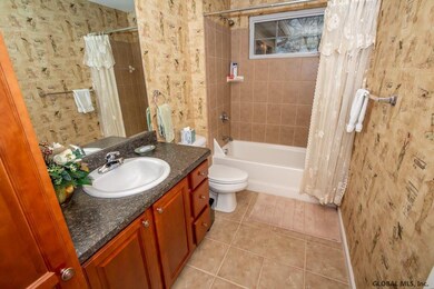 19 Dalton Ct, Delmar, NY 12054 - photo 7