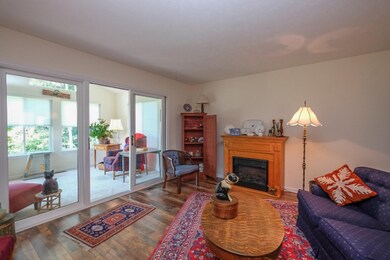 1561 Skylark Ct-6