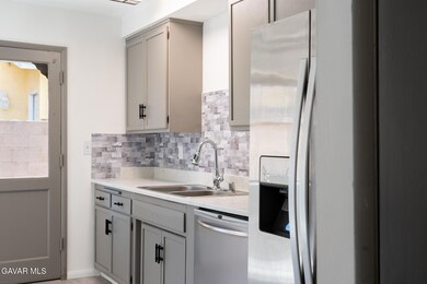 43714 Heaton Ave, Lancaster, CA 93534 - photo 6