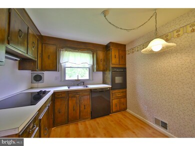 1135 Pinegrove Ave, Lansdale, PA 19446 - photo 7