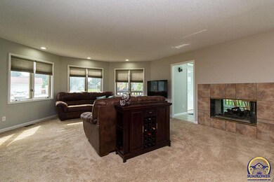 4101 SW Stone Ave, Topeka, KS 66610 - photo 3