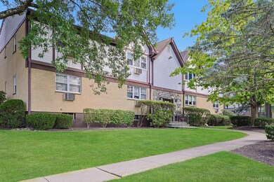 9 Somerset Dr unit 11, Suffern, NY 10901 - photo 2