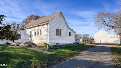 861 53rd Ave SW, Hazen, ND 58545 - photo 2