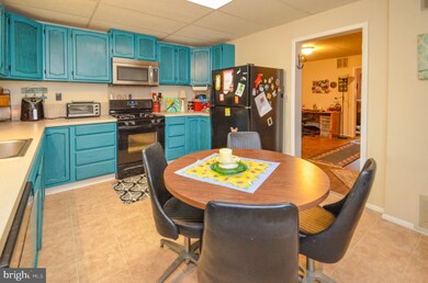 525 Reynolds St, Easton, PA 18042 - photo 6