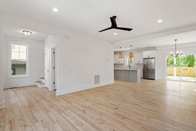 811 Fargo St 2136243_11