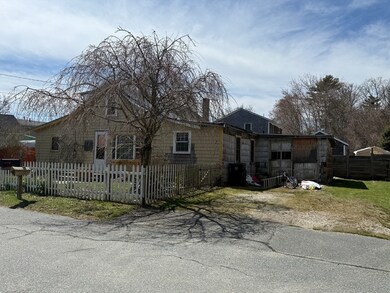 21 Evergreen St, North Dartmouth, MA 02747 - photo 2