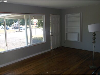 643 NW Yamhill St, Sheridan, OR 97378 - photo 4