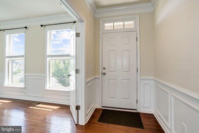 7178 Lyndam Hill Cir, Lorton, VA 22079 - photo 5