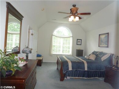 Master Bedroom - Cathedral Ceiling & Palladain Win