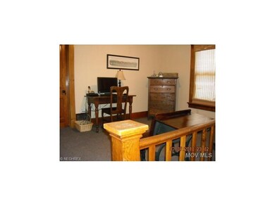 Sitting/office area