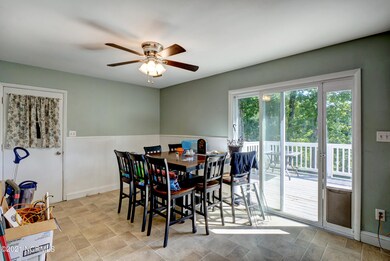 230 Regalwood Dr, Jacksonville, NC 28546 - photo 4