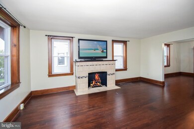 468 E Catherine St, Chambersburg, PA 17201 - photo 4