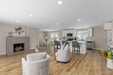 902 S Hackman St, Staunton, IL 62088 - photo 7