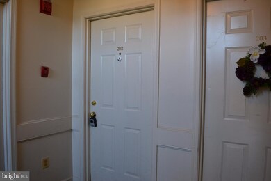 11014 Koman Cir unit 202, Manassas, VA 20109 - photo 3