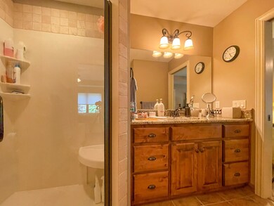 1504 Ledgestone, Spfd, MO-29