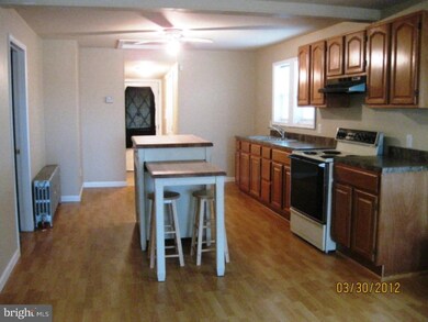 221 1/2 East Aly S, Lehighton, PA 18235 - photo 5