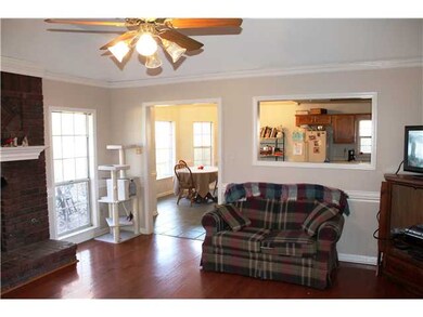 Yet another view of the living room showing the ma