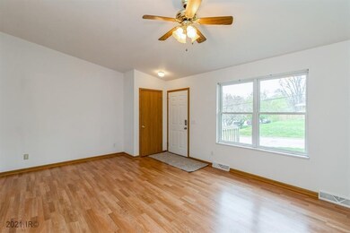 3239 E Clinton Ave, Des Moines, IA 50317 - photo 7