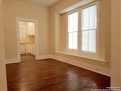 509 E Evergreen St, San Antonio, TX 78212 - photo 6