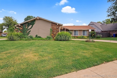 2320 W Nashville Ct, Broken Arrow, OK 74012 - photo 2