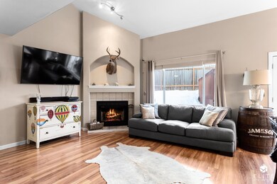 3703EncoreCir(12of30)