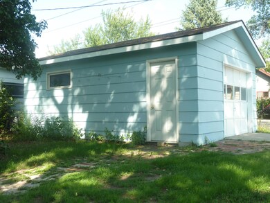 715 4th Ave SE, Jamestown, ND 58401 - photo 2