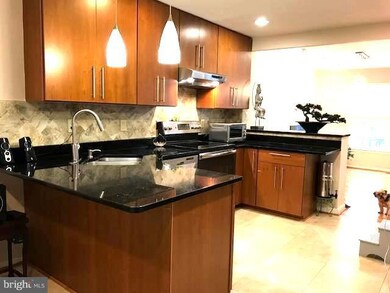 12202 Tildenwood Dr, Rockville, MD 20852 - photo 2