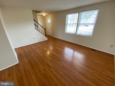 18917 Abbotsford Cir, Germantown, MD 20876 - photo 3