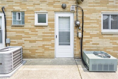 1566 Lee Terrace Dr unit B2, Wickliffe, OH 44092 - photo 2