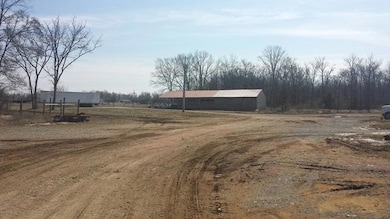 394 Whitaker Rd, Shelbyville, TN 37160 - photo 3