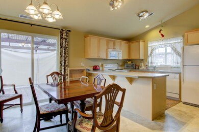 28-web-or-mls-20672 Daisy Lane-28