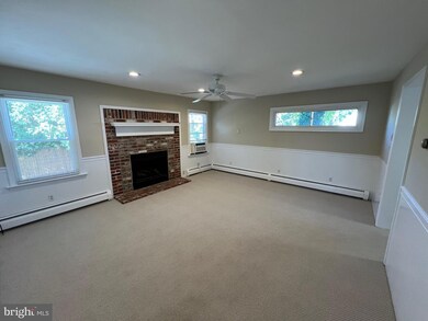 410 W Wayne Ave unit 1, Wayne, PA 19087 - photo 3