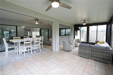 Sunroom / solarium with ceiling fan