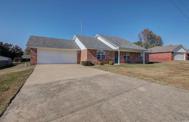 58 Ledrick Cir, Mayflower, AR 72106 - photo 2