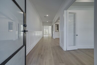 1305 Martin St, Houston, TX 77018 - photo 2