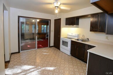 233 Majestic Dr, Chestnuthill Township, PA 18353 - photo 7