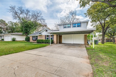 1213 Walker Dr, Hurst, TX 76053 - photo 6