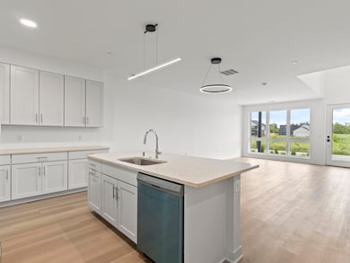 4163 E Hemlock Dr unit 106 Saffron, Oak Creek, WI 53154 - photo 6