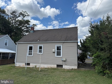 890 N Warren St, Pottstown, PA 19464 - photo 2