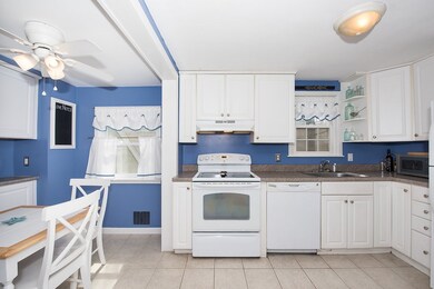 346 Colonial Dr, Portsmouth, NH 03801 - photo 7