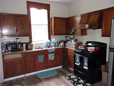 1869 E 30th St, Lorain, OH 44055 - photo 4