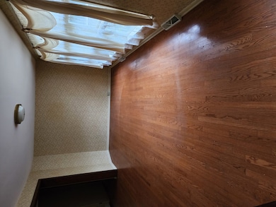 31W184 Wolsfeld Dr, Elgin, IL 60120 - photo 7