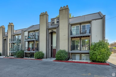 5327 S 560 E unit F, Salt Lake City, UT 84107 - photo 2