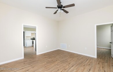 412 E Brandeis Ave (16)