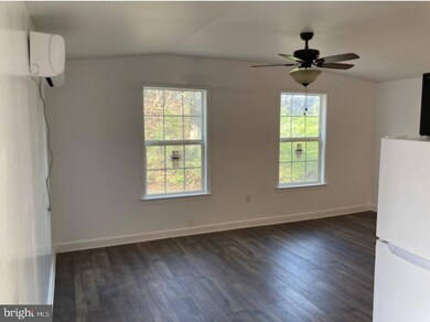 1499 Valley Rd unit . C, Berkeley Springs, WV 25411 - photo 2