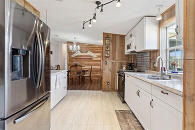 294 Cesara Estates Loop, Mulberry, FL 33860 - photo 5